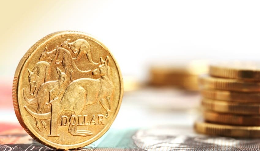Aussie dollar cracks US80c, creates beef export headwinds