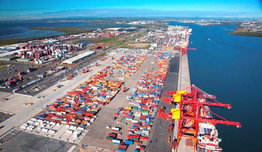 Beef processors cancelling shifts, as reefer containers back-up at Port of Brisbane