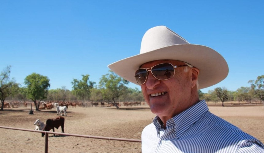 Katter calls on PM to give starving cattle access to army land