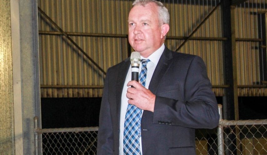 Oakey on track with rail, air plans