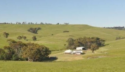 Crowdfunder signs-off on world-first ag land acquisition deal