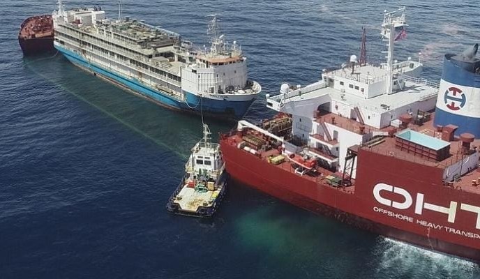 Hull damaged live export ship hit with unprecedented two-year-ban by AMSA