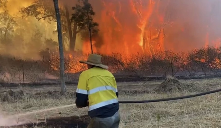 Nat parks under fire after a fortnight of blazes