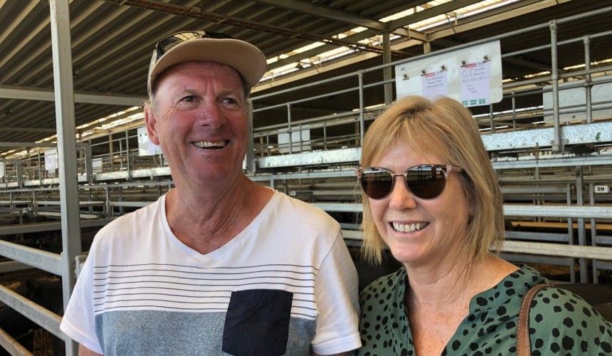 Three-in-one heifer outfits smash $5360 at Wodonga, weaners cheaper
