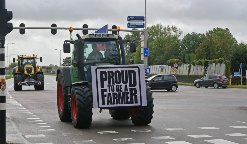 EU approves €1.47b plan to buy out Dutch farms