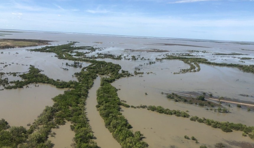 AA Co tells ASX directors did not pre-warn Joe Lewis of flood’s financial impact
