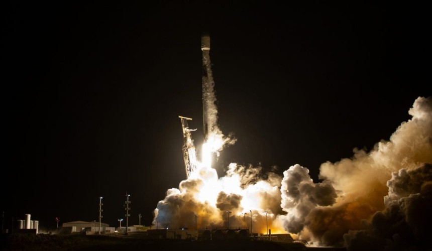 Telstra pitches to regions with Starlink deal