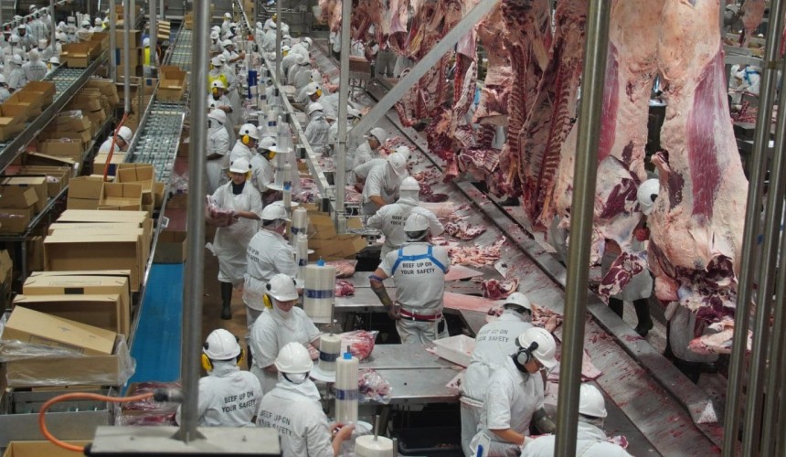 JBS announces plans for second processing shift at Dinmore