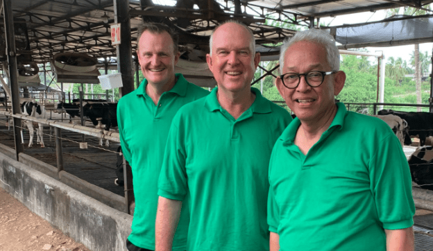 Qld Primary Industries Minister visits Indonesian feedlots