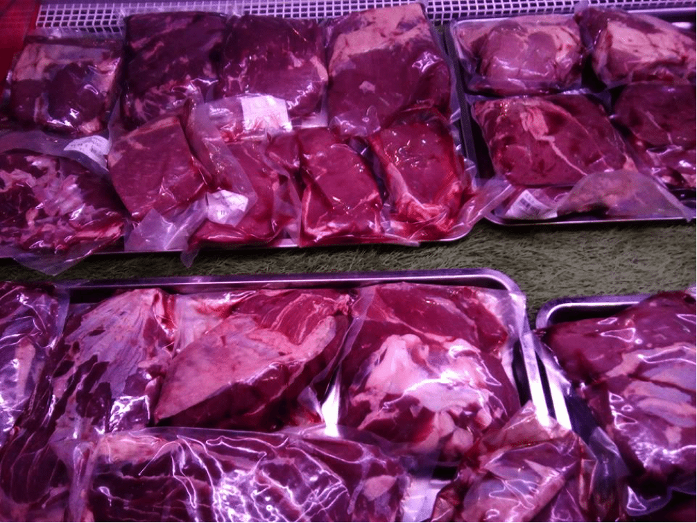SLN presents its wet market product chilled in cryovac bags.